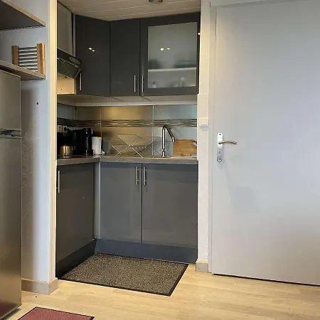 Avec Balcon Et Piscine - La Rochelle - Fr-1-246-595